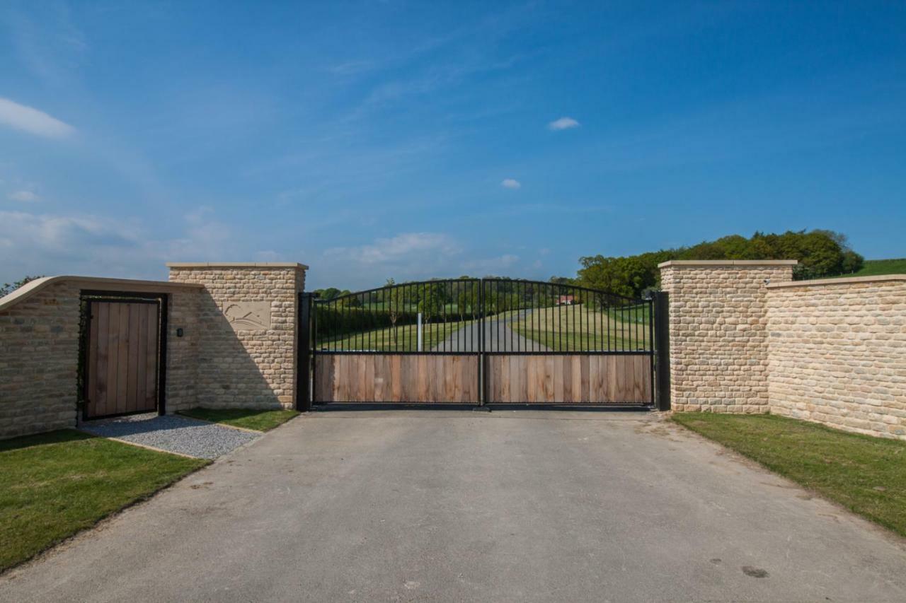 Hotel High Oaks Grange - Glamping Pickering Esterno foto